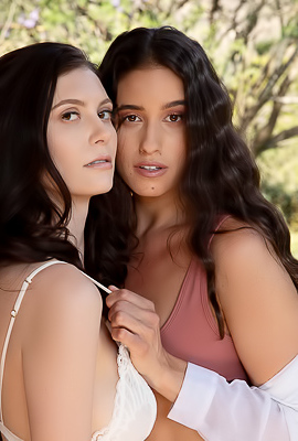 Scarlet Full Nude Erotica
