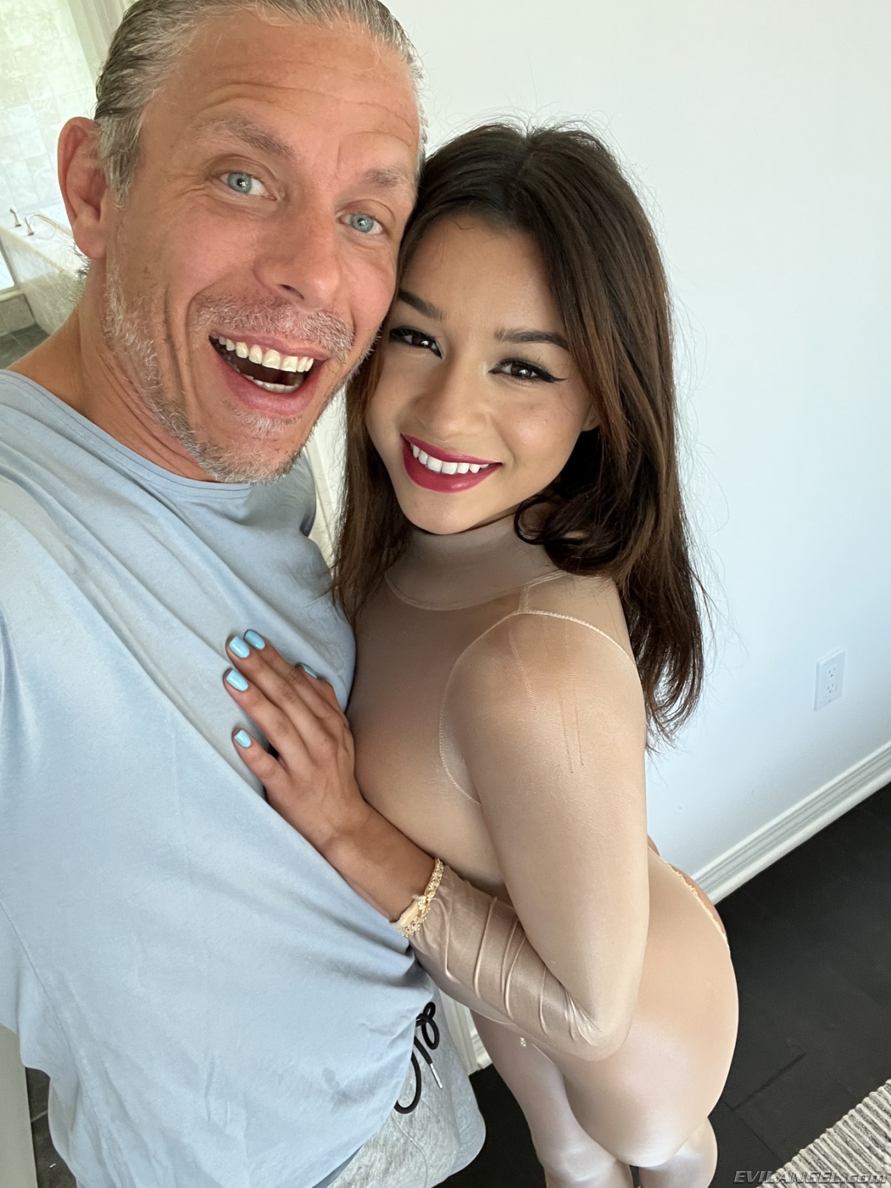 Mickey Violet In Deepthroat And Creampie