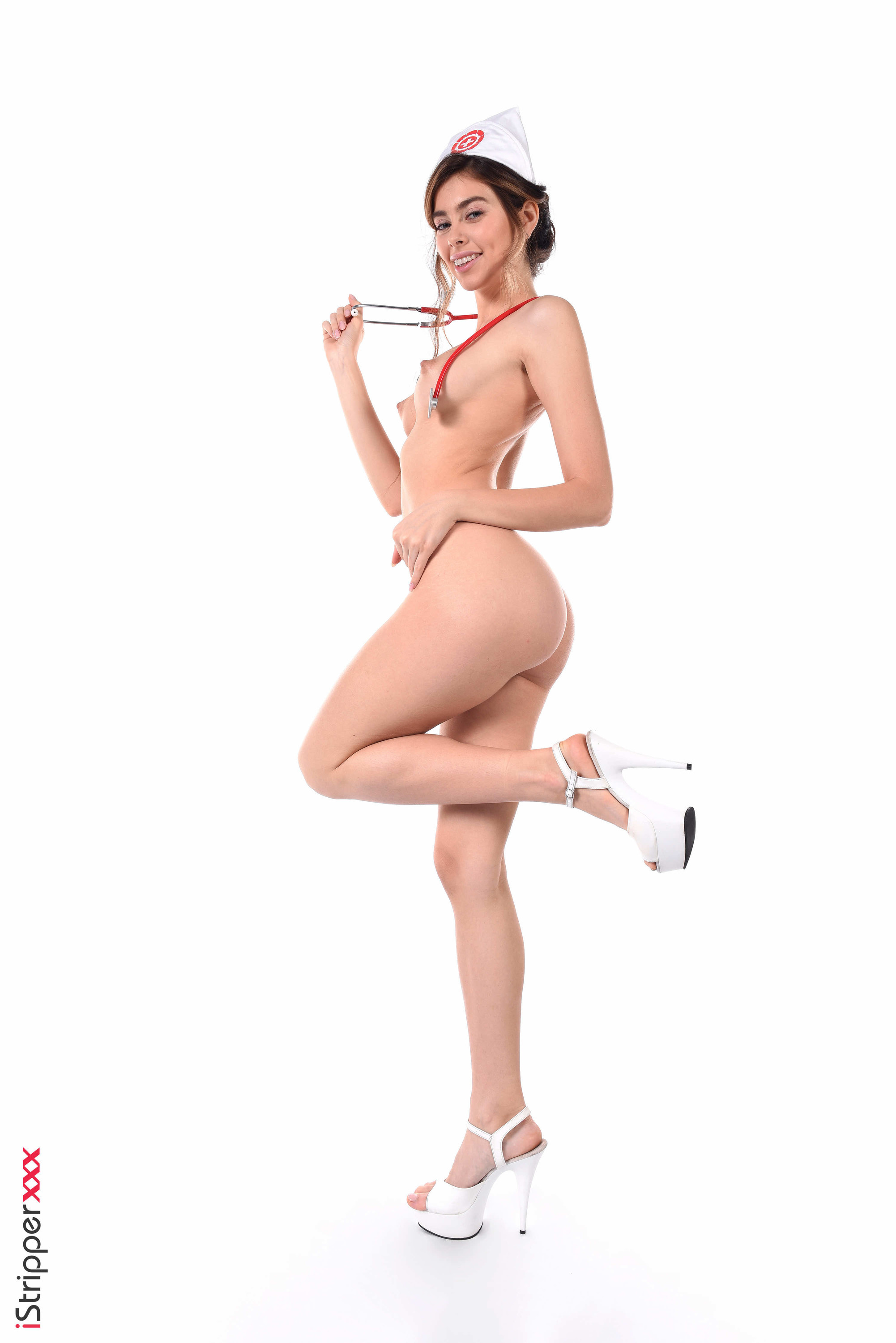 Alissa Foxy In Heart Stopper