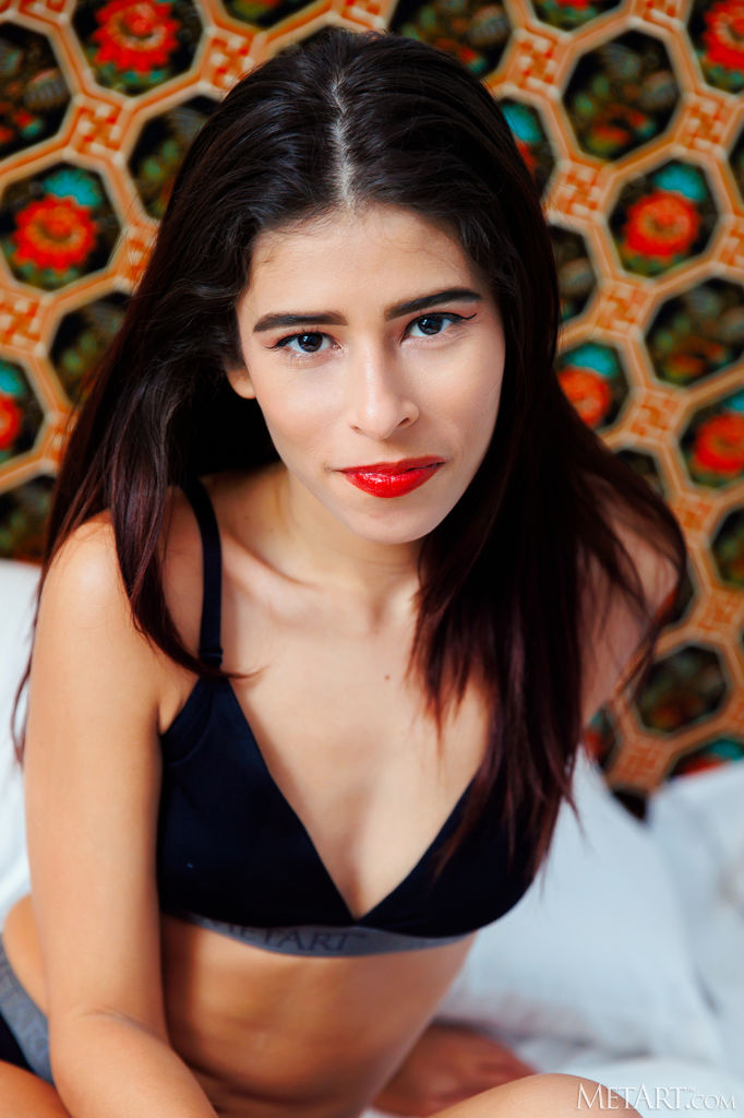 Presenting Mell Blanca - Photo 02