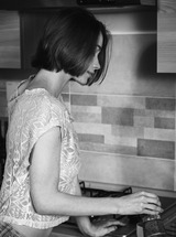 Amy Moloko Tempts With Lazy Striptease Inukovigans Kitchen photo 17