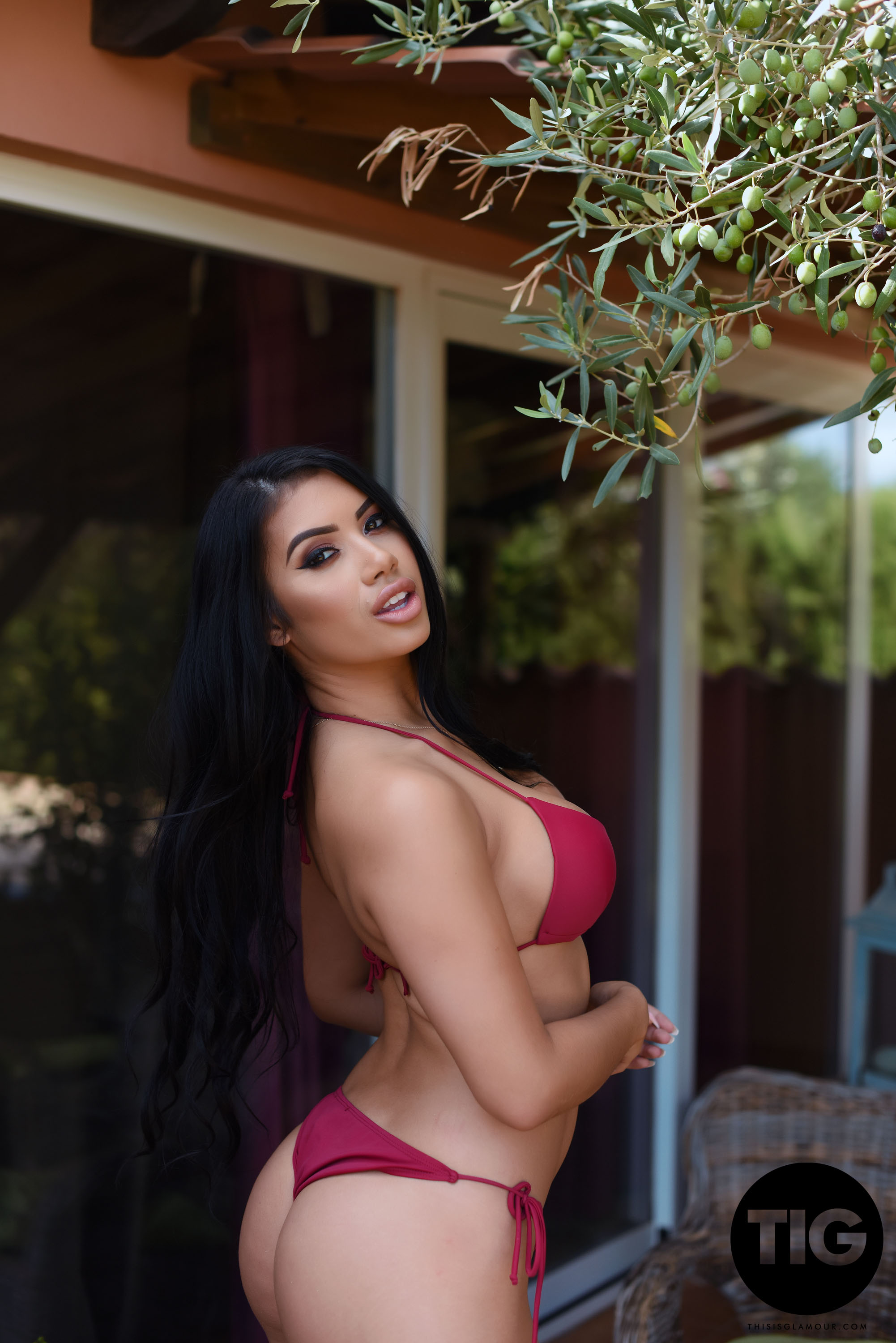 Nicole Snow In Baby In Red - Photo 02