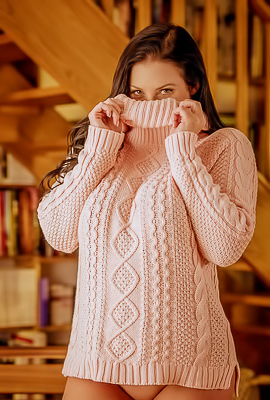 /Busty Model Angela White Ready For A Nude Cozy Afternoon