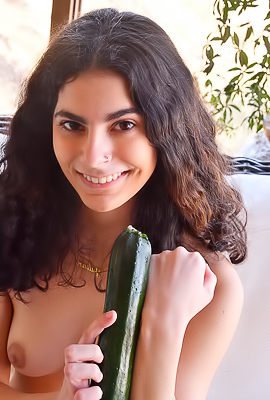 /FTV Paola Filled Her Pussy With Fingers And Toys