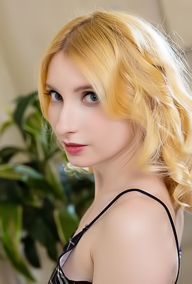 /Minnie Lighter Squeezing Her Gorgeous Breasts Sensuously