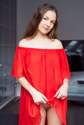 /Bellaria Spreads Her Thighs So Her Pussy Lips Open Like Butterfly Wings