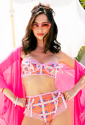 Brooke Tilli Summer Stream