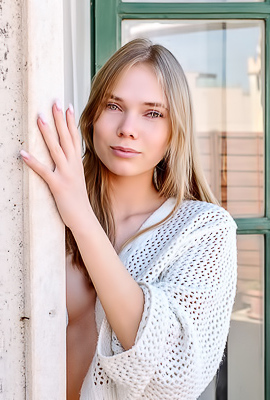 Luise Charming Blue-eyed Beauty Doesn’t Fight The Urge To Go Naked Outdoors