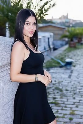 Gia Rosse Strips And Plays With Pussy