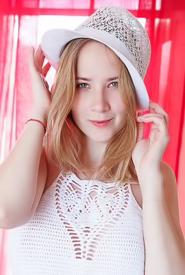 Delizi In Thigh-high Socks And Matching Sunhat