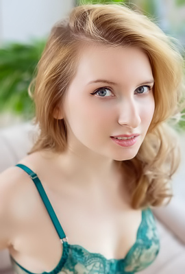 Scarlet Full Nude Erotica