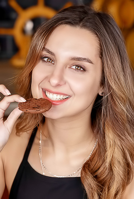 Lolli Spring Squeezing Her Sexy Ass Cheeks