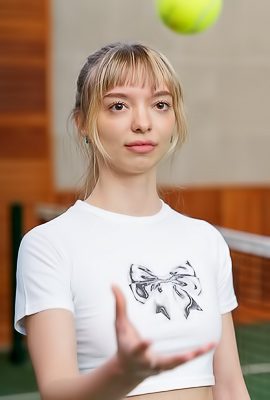 Nixie Vale Takes A Breathless Dip During School pleine air Class