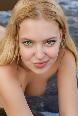 Dripping Waves Kissing Nikoletas Tanned Boobs