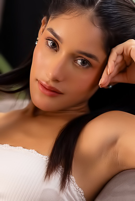 Carolina Guerreros gusty pigtails whisper as fingers slide in